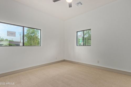 4039 Earll Dr, Phoenix AZ  85018-7143 exterior
