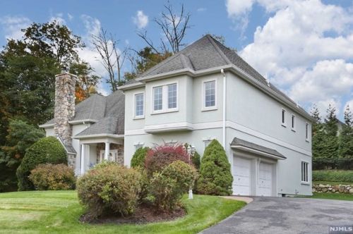 6 Rio Vista Dr, Mahwah NJ 07430-2521 exterior