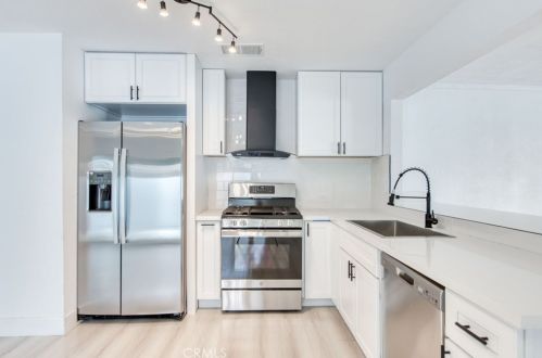 4747 Kaviland Ave, Fresno CA  93725-1716 exterior