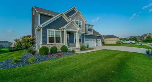 2853 Bonita Dr, Valpo IN  46385-7075 exterior