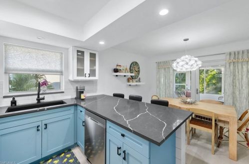 224 Yorkshire Ct, Naples, FL 34112-0227