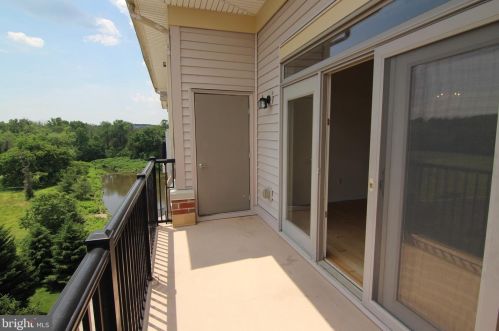 516 Carson Ter, Huntingdon Valley PA  19006-4721 exterior