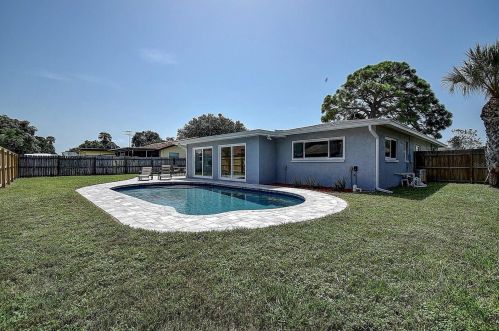 2579 60th Ave, Saint Petersburg FL  33712-5219 exterior