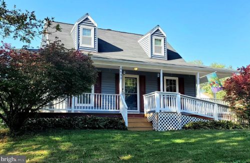 5651 Roundtree Dr, Woodbridge, VA 22193-3712