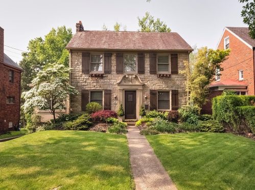 139 Crescent Dr, Pittsburgh, PA 15228-1005