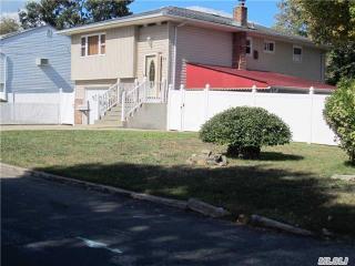 61 34th St, Copiague, NY 11726-2512