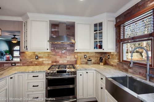 6 Cedar Ct, Jackson Twp NJ  08527-1161 exterior