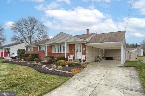 22 Palmer Dr, Camp Hill, PA 17011-7925
