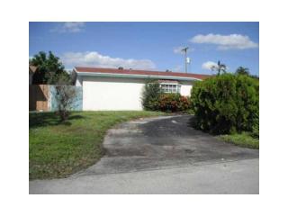 8453 Windsor Dr, Hollywood, FL 33025-2842