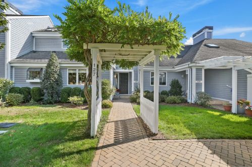 127 Lansdowne, Westport, CT 06880-5650