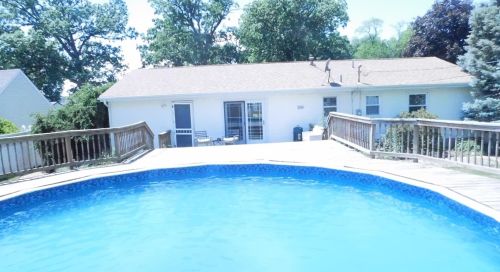 789 Governor Rd, Valpo IN  46385-9501 exterior