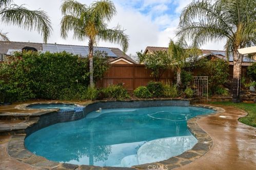 1265 Larkspur Ln, Beaumont CA  92223-2091 exterior