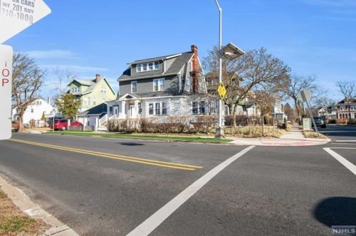 470 Grove St, East Orange, NJ 07017-4909