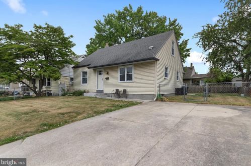 522 Elm Ave, West Deptford, NJ 08096-1336