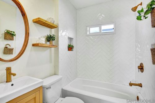 2926 Polk Ave, San Diego CA  92104-2506 exterior