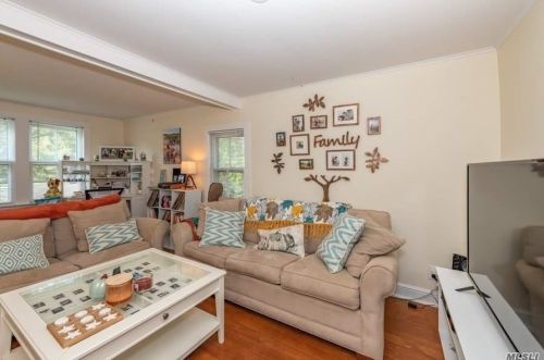 1385 Old Shipyard Ln, Southold NY  11971-1539 exterior