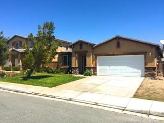 14172 Blackstone St, Hesperia, CA 92345-9102