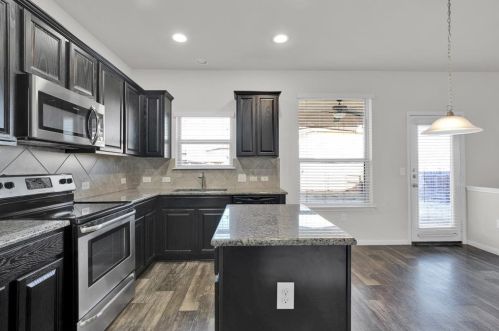 517 Pinnacle Dr, Georgetown TX  78626 exterior