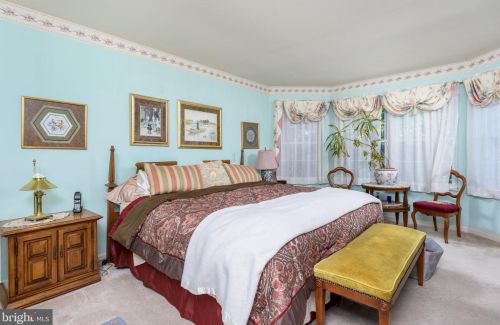 6529 Baywood Dr, Harrisburg PA 17111-6894 exterior