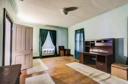 1142 Wheeler St, Lake Geneva, WI 53147-1146