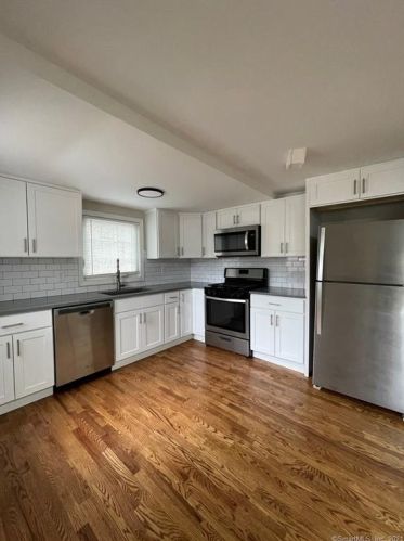 343 Skiff St, North Haven, CT 06473-4451