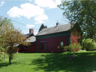 192 Old Depot Rd, North Shaftsbury, VT 05262-9319