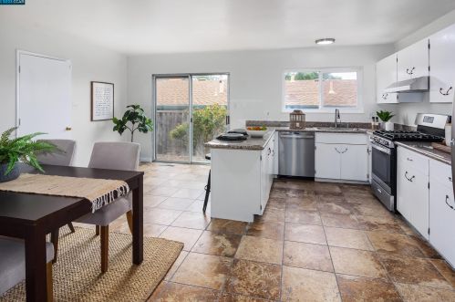 1175 Mcdonald Dr, Pinole CA  94564-2501 exterior