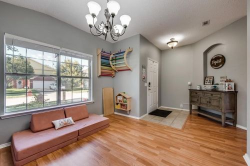 1013 Greenbend Dr, Denton TX  76210-8677 exterior