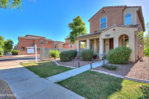 2132 77th Dr, Phoenix, AZ 85035-5110