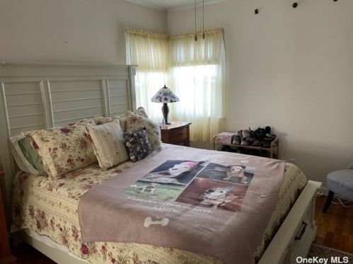 406 Old Farmingdale Rd, Babylon NY  11704-6424 exterior