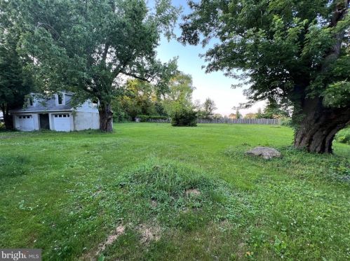 135 Columbus Jobstown Rd, Columbus NJ  08022-1325 exterior