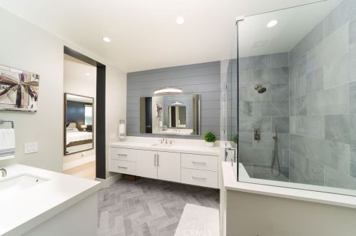 231 Seal Beach Blvd, Seal Beach CA  90740-2633 exterior