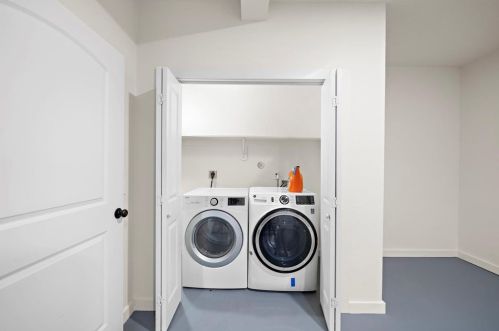 3610 Sealy St, Galveston TX 77550-4029 exterior