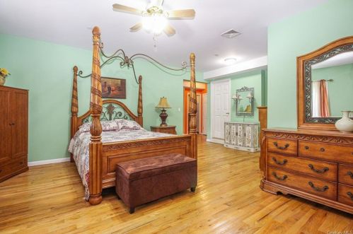 138 Woodside Ave, White Plains NY  10604-2040 exterior