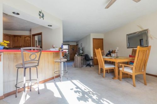 447 Stafford Rd, Tiverton, RI 02878-2469
