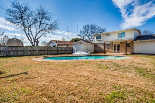 722 Cindy Dr, Cedar Hill TX 75104-1721 exterior