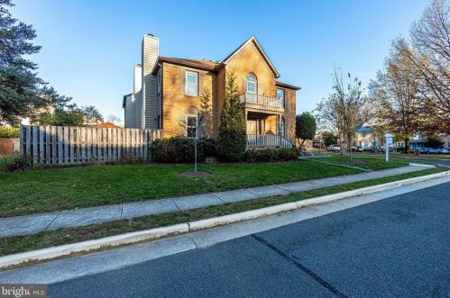 7916 Yancey Dr, Falls Church, VA 22042-4428