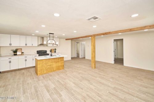 1811 Encinas Ln, Phoenix AZ  85040-1414 exterior