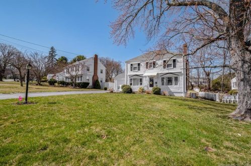 26 Forest Ridge Rd, Waterbury, CT 06708-1810