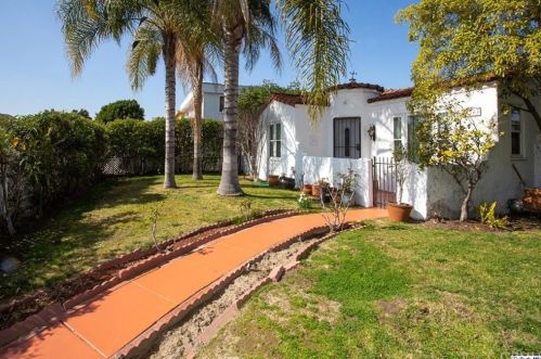 11203 Emelita St, North Hollywood, CA 91601-1207