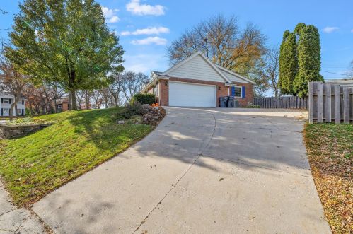 1110 Downing Dr, Waukesha WI  53186-6735 exterior