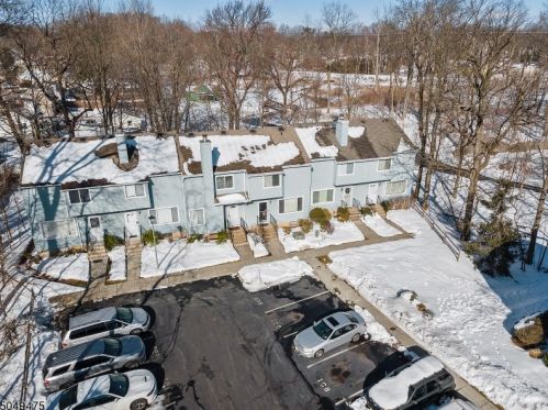 51 Woodland Dr, Roselle, NJ 07203-2464