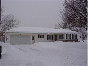 38 Hi Point Dr, Pendleton, NY 14094-5009