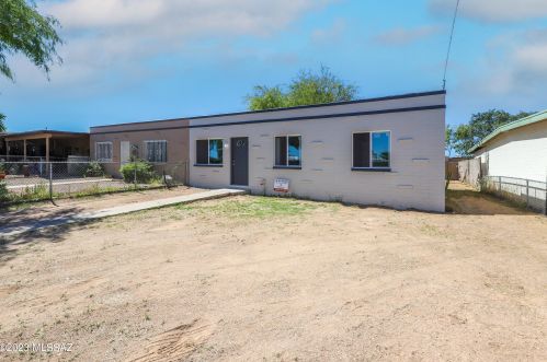 147 Mossman Rd, Tucson, AZ 85706-4069