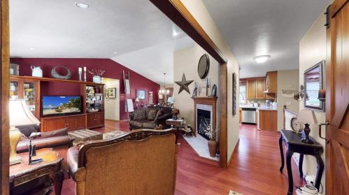 2727 Shorewood Ter, Green Bay, WI 54311-7245
