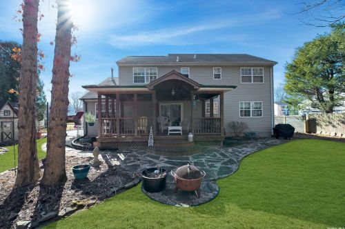 23 Northumberland Dr, Shoreham, NY 11786-2000