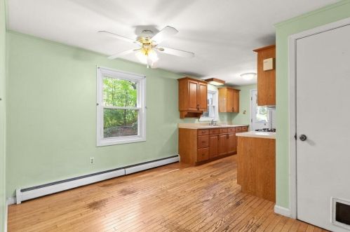 1 Nolet Ave, Salem NH  03079-1756 exterior