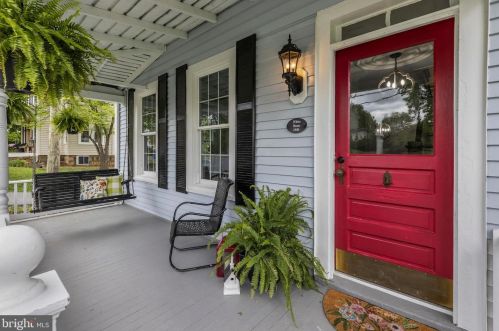 303 Colonial Hwy, Hamilton VA  20158-9056 exterior