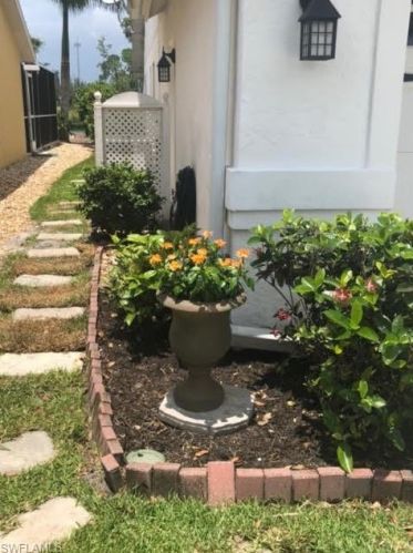 904 Belville Blvd, Naples FL  34104-6566 exterior