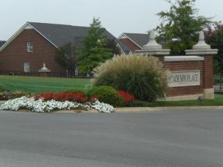 1 Phillips Ct, Lebanon, TN 37087-2799